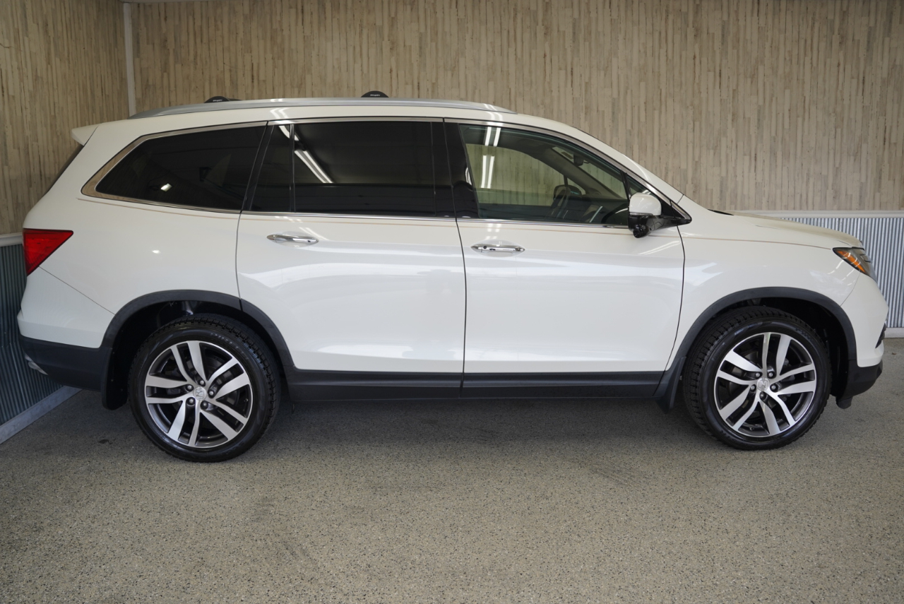 Honda Pilot AWD 4dr Touring w/RES & Navi 2016