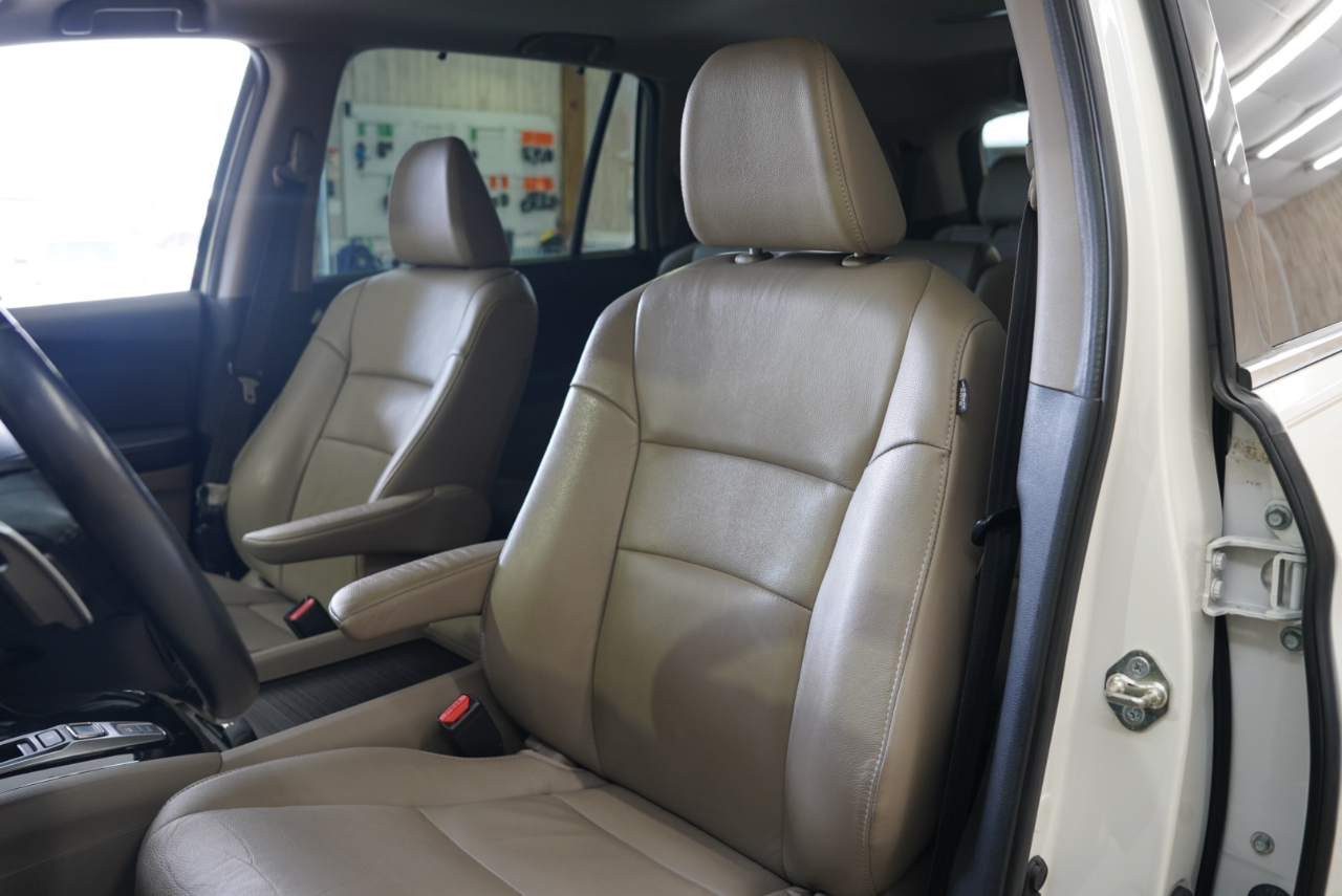 Honda Pilot AWD 4dr Touring w/RES & Navi 2016