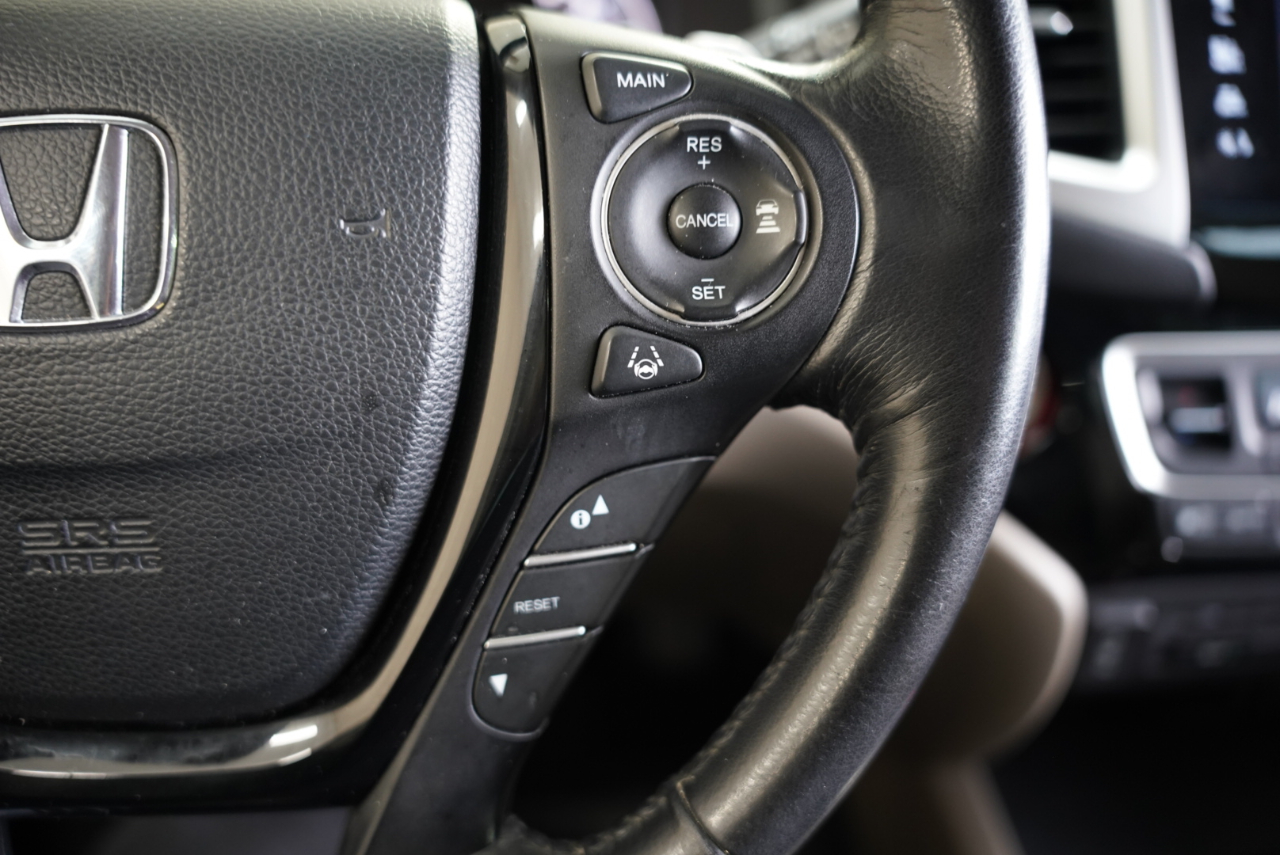 Honda Pilot AWD 4dr Touring w/RES & Navi 2016