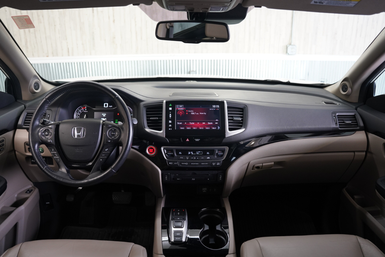 Honda Pilot AWD 4dr Touring w/RES & Navi 2016