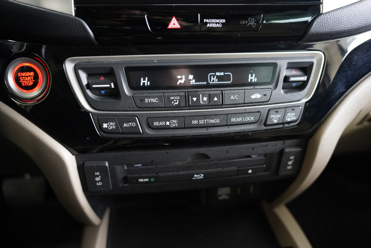 Honda Pilot AWD 4dr Touring w/RES & Navi 2016
