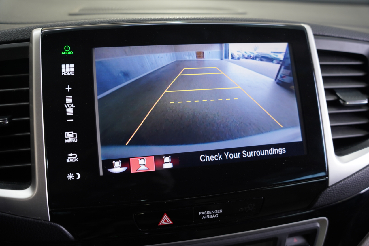 Honda Pilot AWD 4dr Touring w/RES & Navi 2016