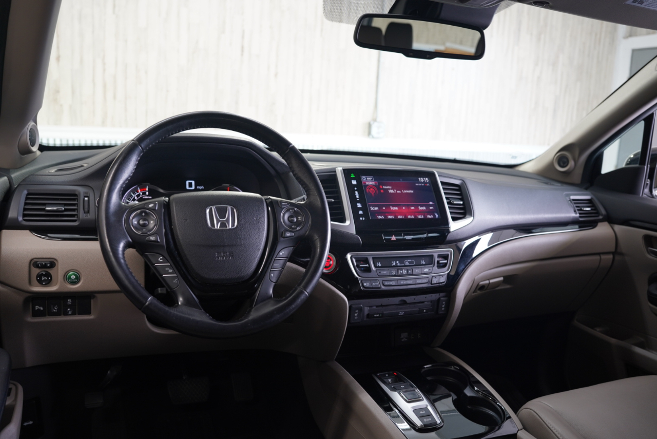 Honda Pilot AWD 4dr Touring w/RES & Navi 2016