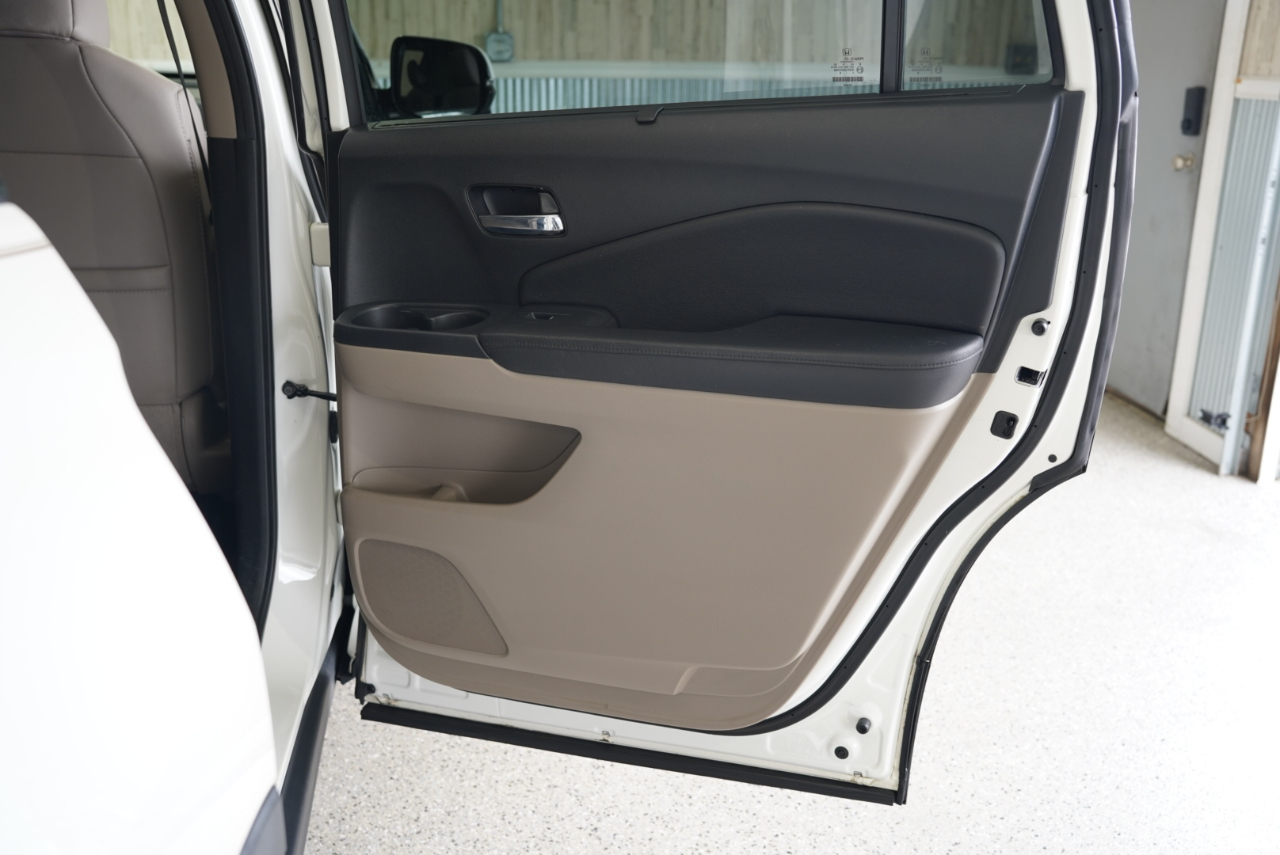 Honda Pilot AWD 4dr Touring w/RES & Navi 2016