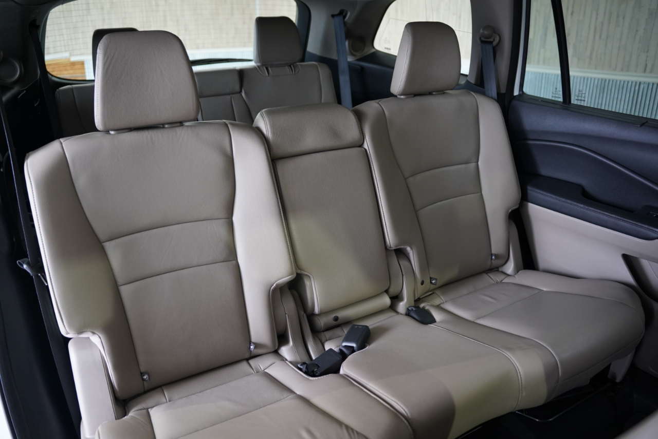 Honda Pilot AWD 4dr Touring w/RES & Navi 2016