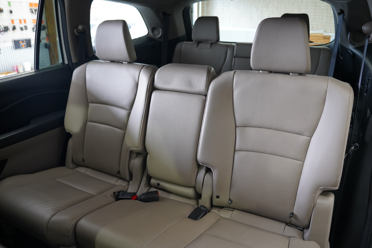 Honda Pilot AWD 4dr Touring w/RES & Navi 2016