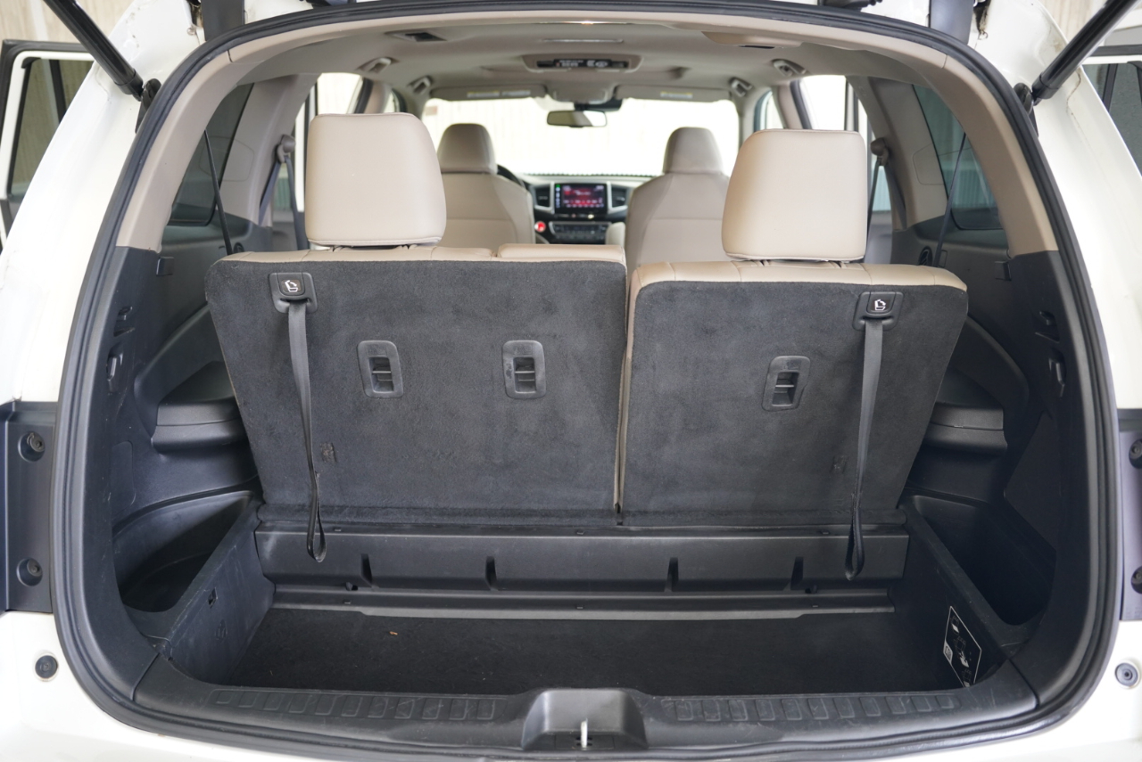 Honda Pilot AWD 4dr Touring w/RES & Navi 2016