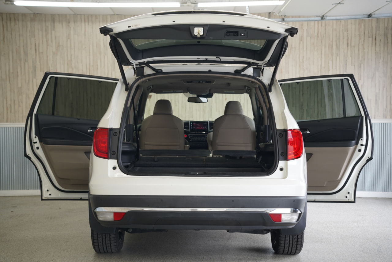 Honda Pilot AWD 4dr Touring w/RES & Navi 2016