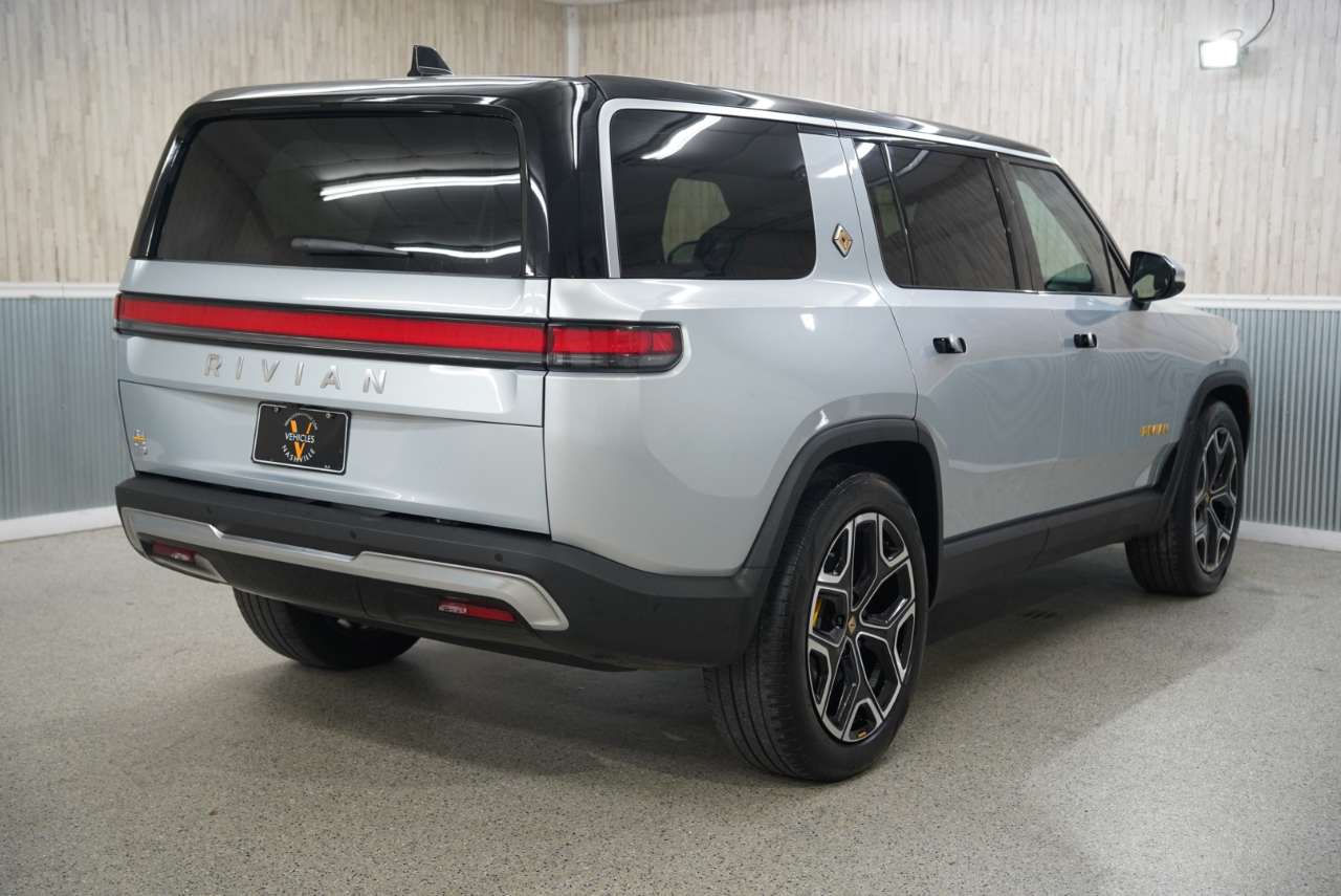 Rivian R1S Adventure Quad-Motor Large Pack 2023