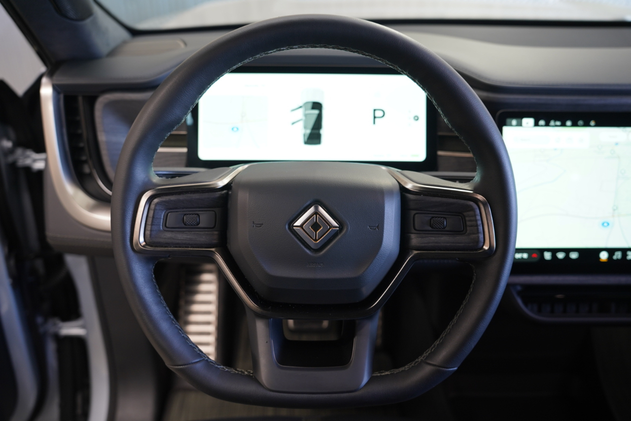 Rivian R1S Adventure Quad-Motor Large Pack 2023