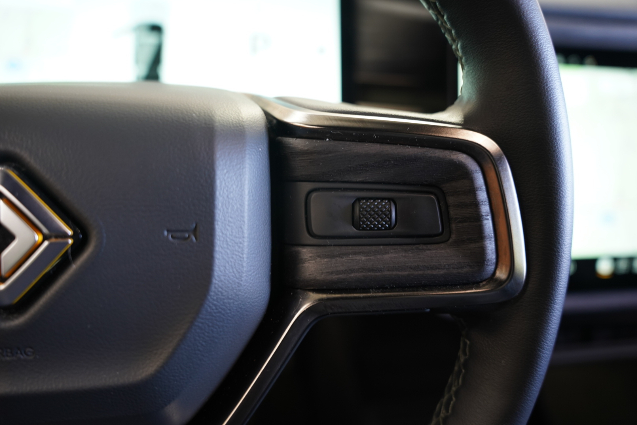 Rivian R1S Adventure Quad-Motor Large Pack 2023