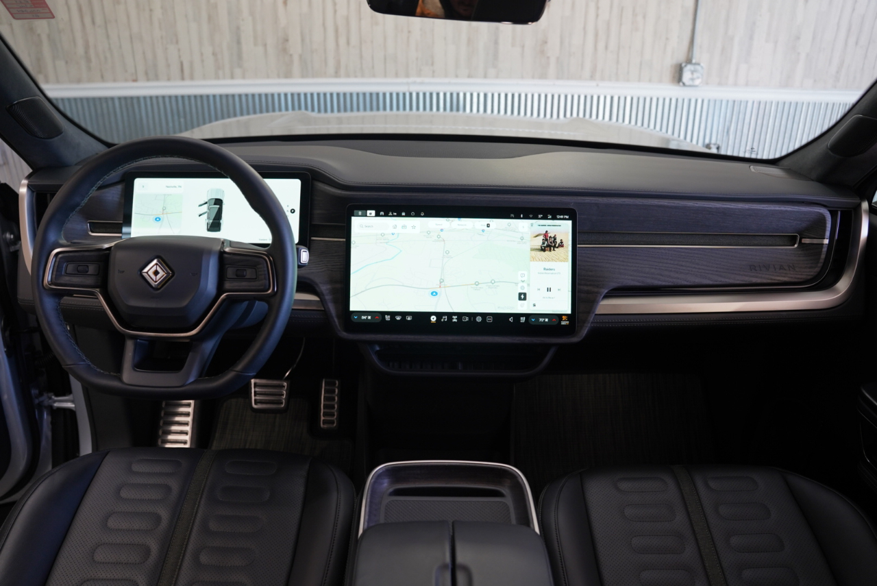 Rivian R1S Adventure Quad-Motor Large Pack 2023