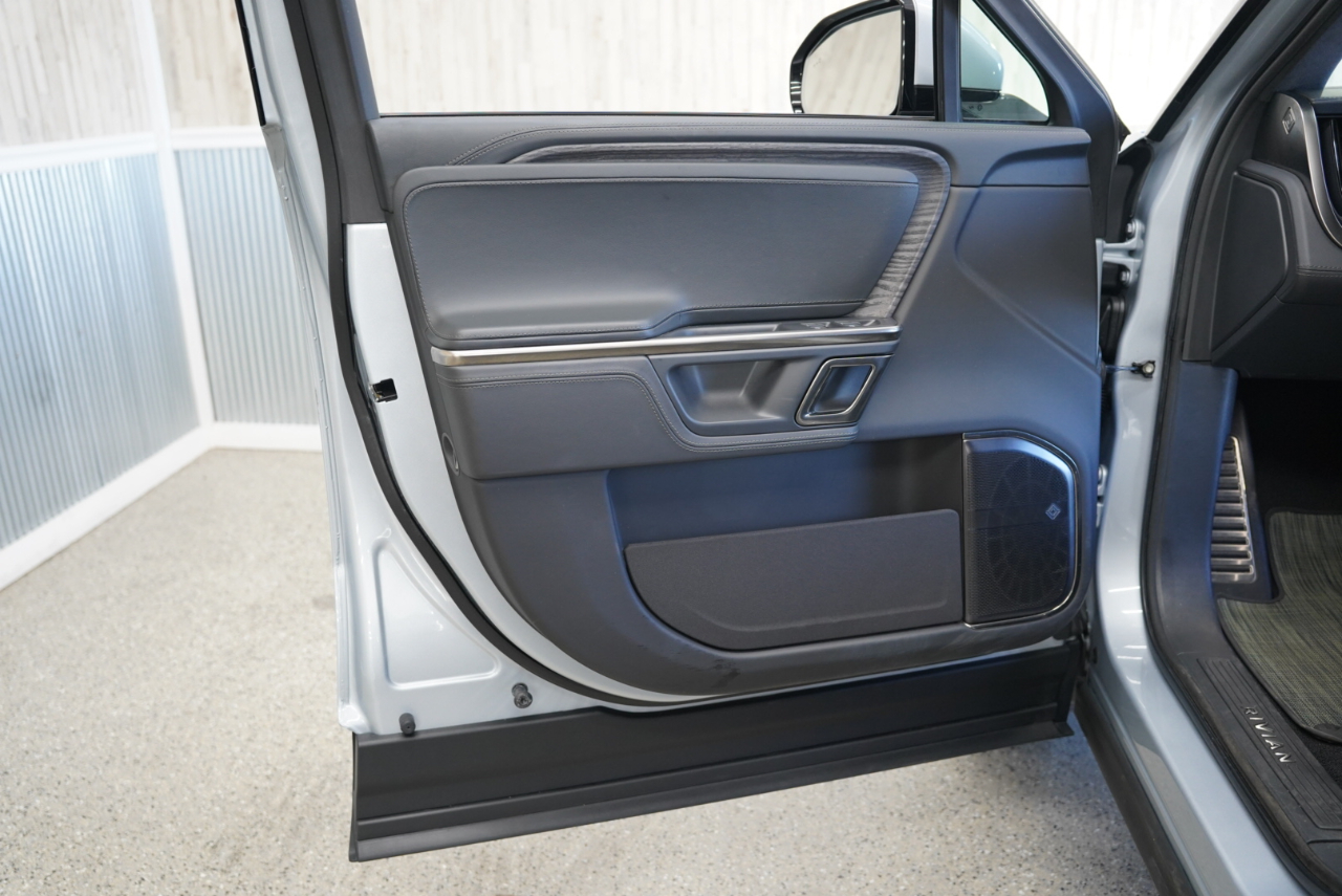 Rivian R1S Adventure Quad-Motor Large Pack 2023