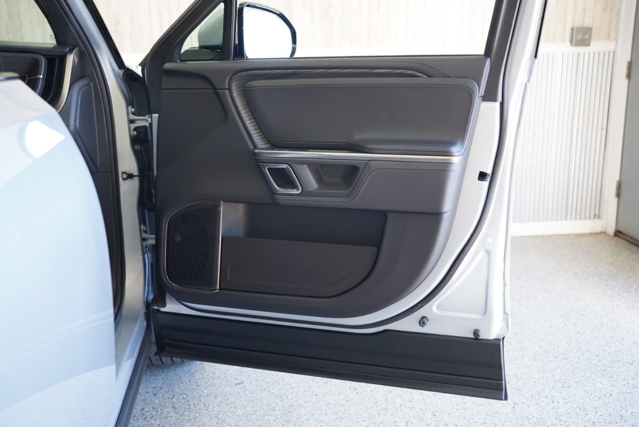 Rivian R1S Adventure Quad-Motor Large Pack 2023