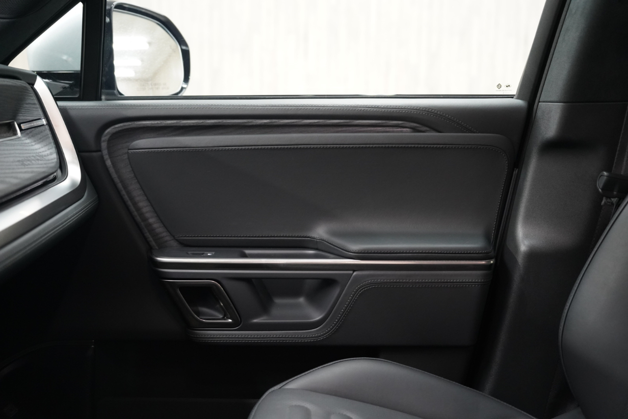 Rivian R1S Adventure Quad-Motor Large Pack 2023