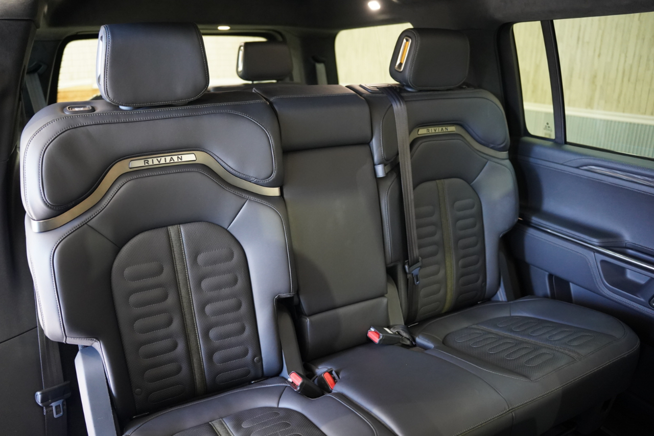 Rivian R1S Adventure Quad-Motor Large Pack 2023