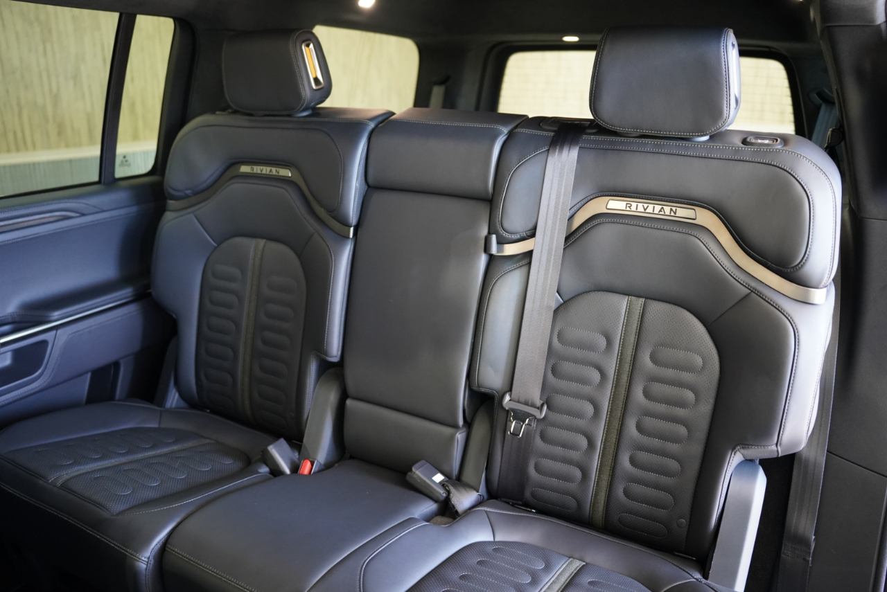 Rivian R1S Adventure Quad-Motor Large Pack 2023