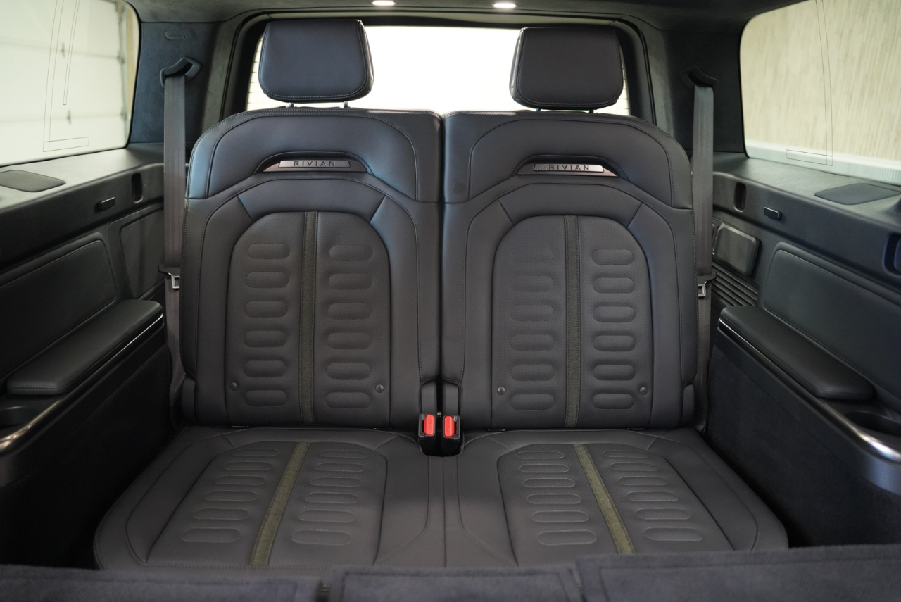 Rivian R1S Adventure Quad-Motor Large Pack 2023