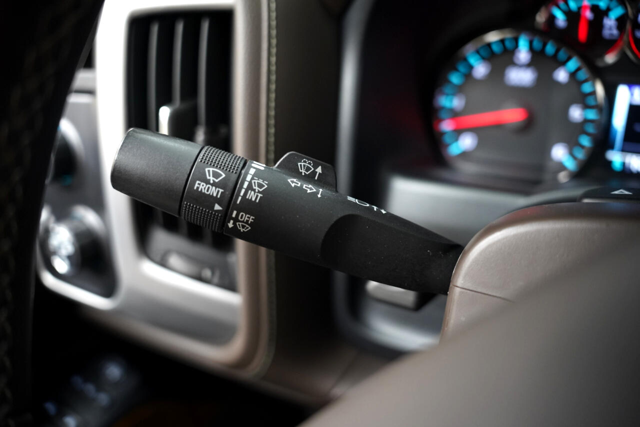 GMC Sierra 1500 4WD Crew Cab 143.5" SLT 2018