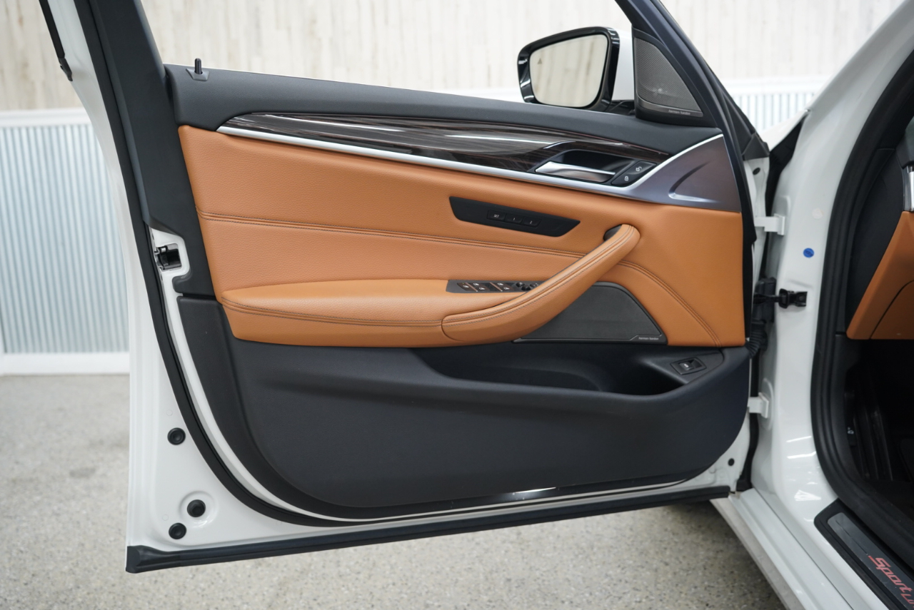 BMW 5 Series 540i Sedan 2018