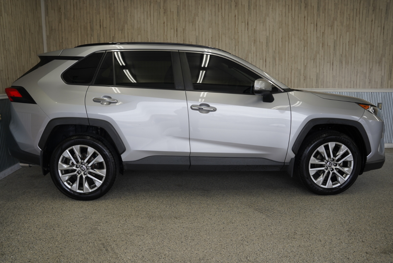 Toyota RAV4 Limited FWD (Natl) 2020