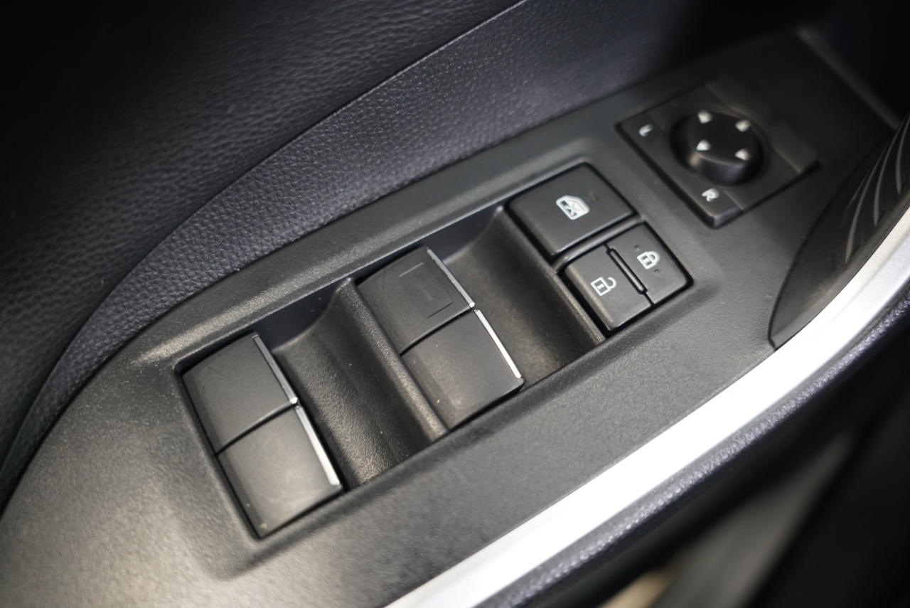 Toyota RAV4 Limited FWD (Natl) 2020