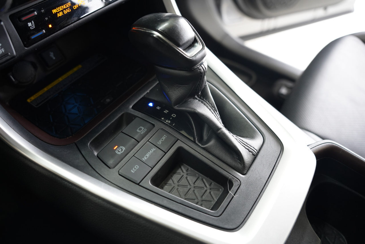 Toyota RAV4 Limited FWD (Natl) 2020