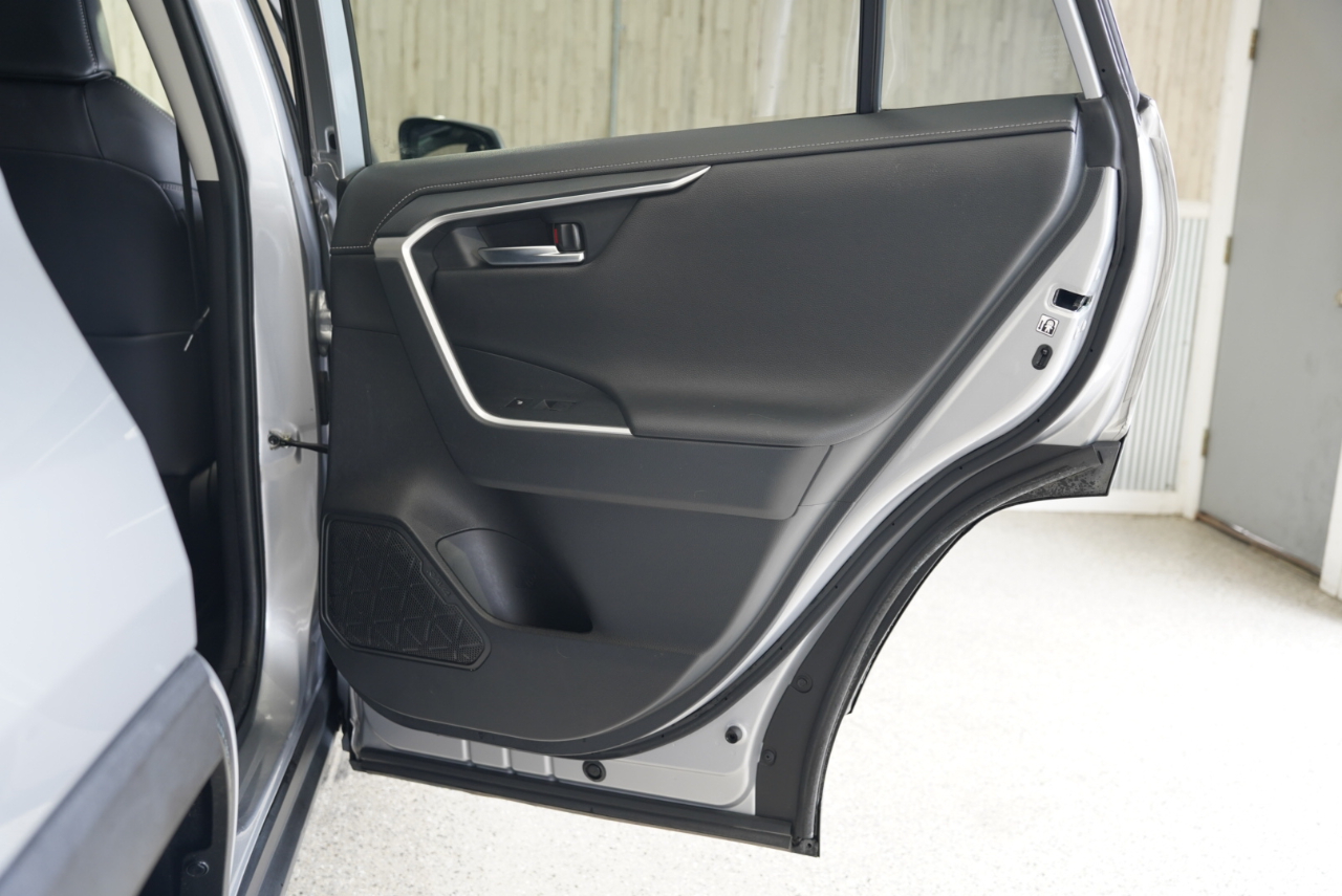 Toyota RAV4 Limited FWD (Natl) 2020