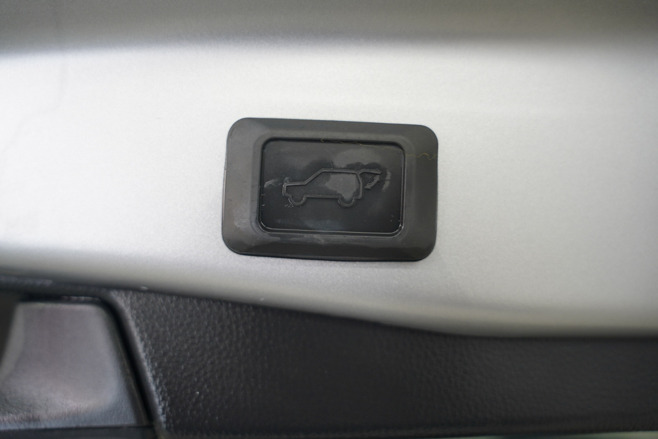 Toyota RAV4 Limited FWD (Natl) 2020