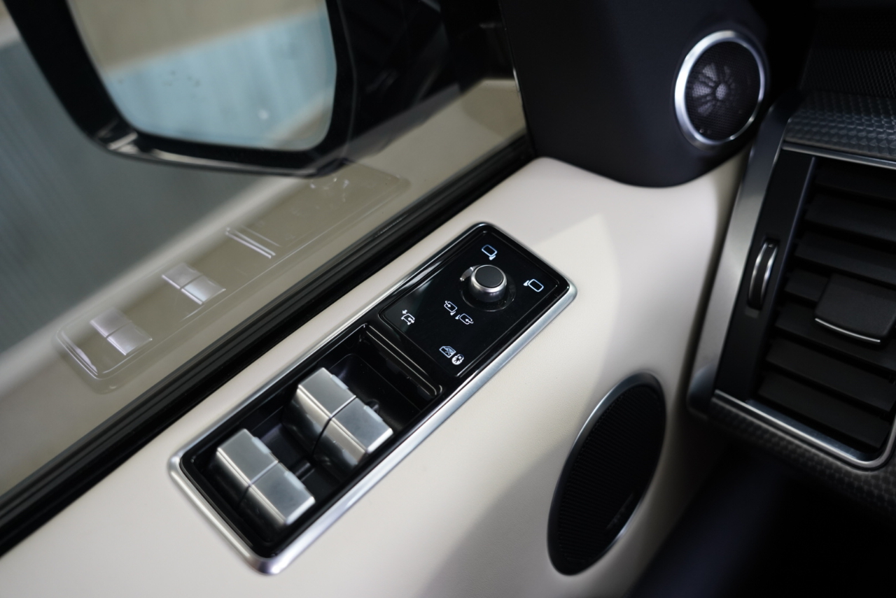 Land Rover Range Rover Sport Turbo i6 MHEV HST 2022