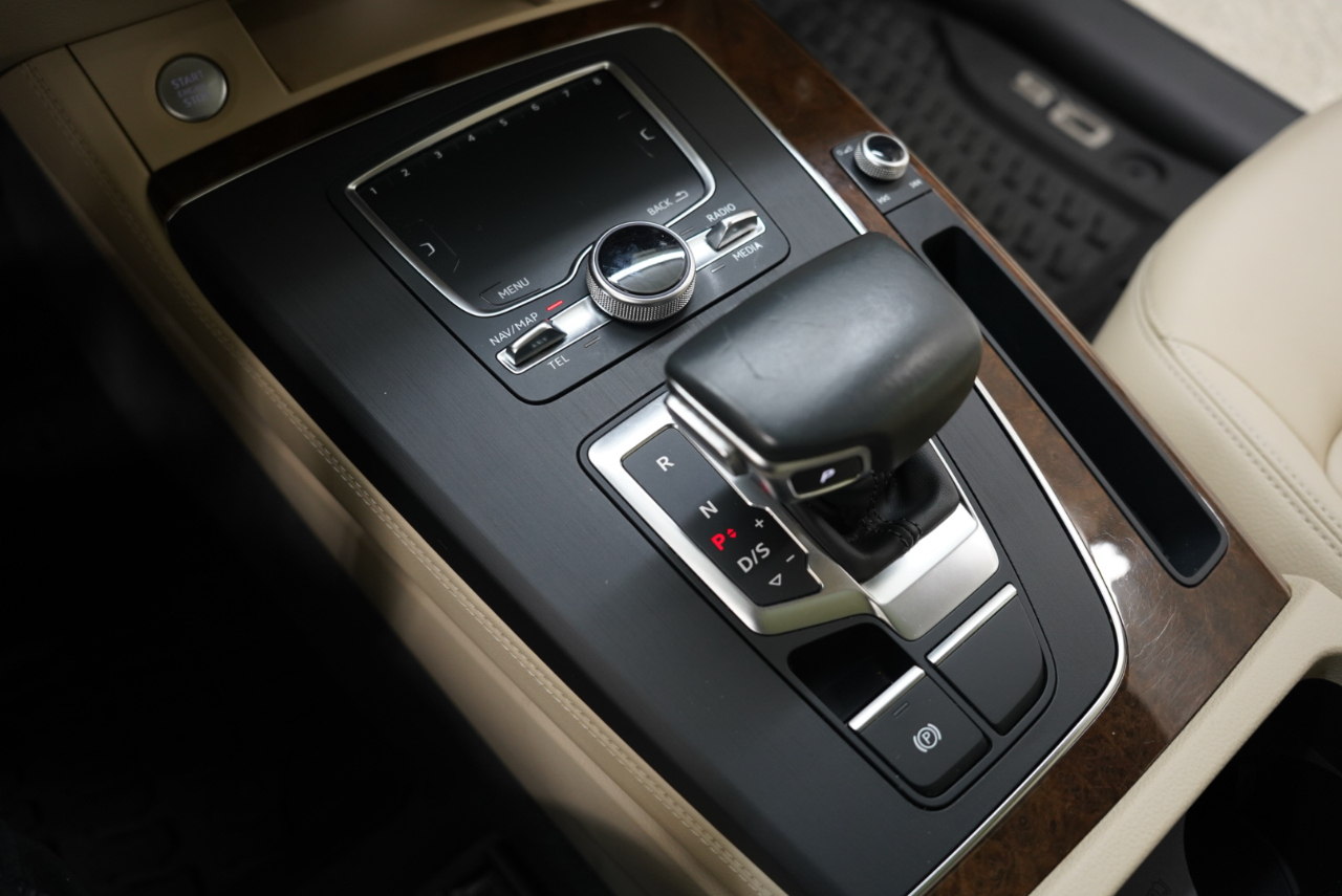 Audi Q5 Premium Plus 45 TFSI quattro 2020