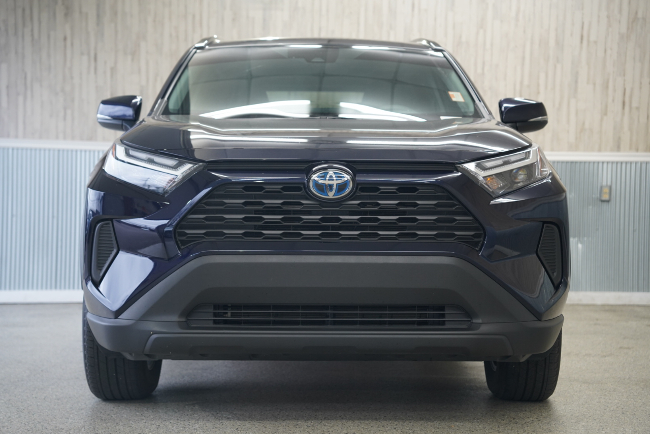 Toyota RAV4 Hybrid XLE AWD (Natl) 2024