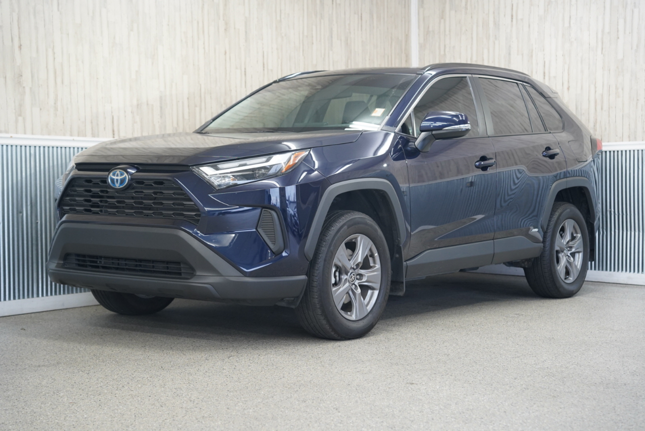 Toyota RAV4 Hybrid XLE AWD (Natl) 2024