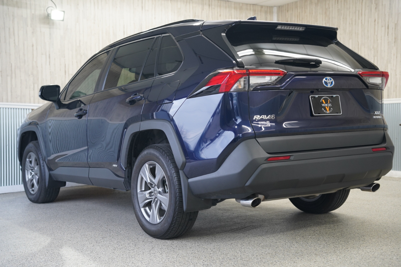 Toyota RAV4 Hybrid XLE AWD (Natl) 2024