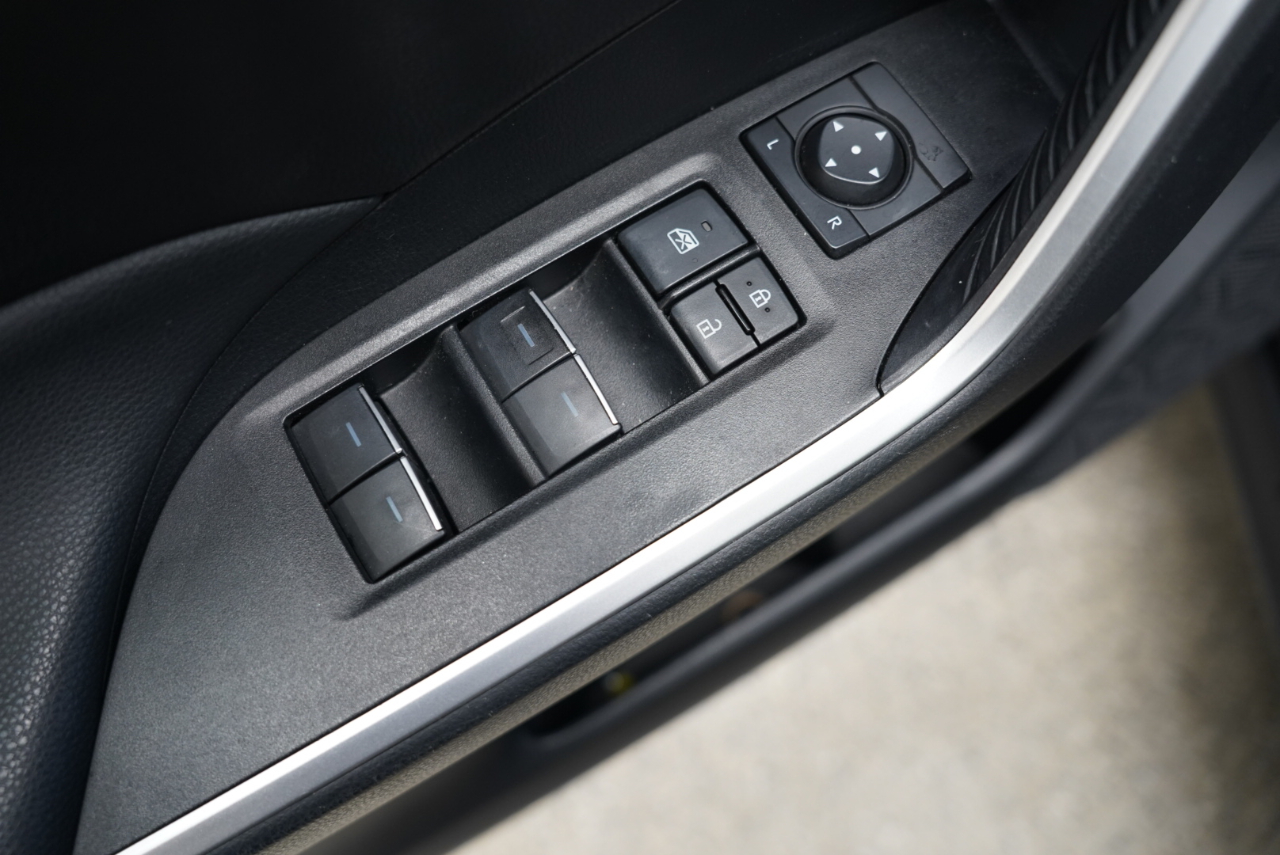 Toyota RAV4 Hybrid XLE AWD (Natl) 2024