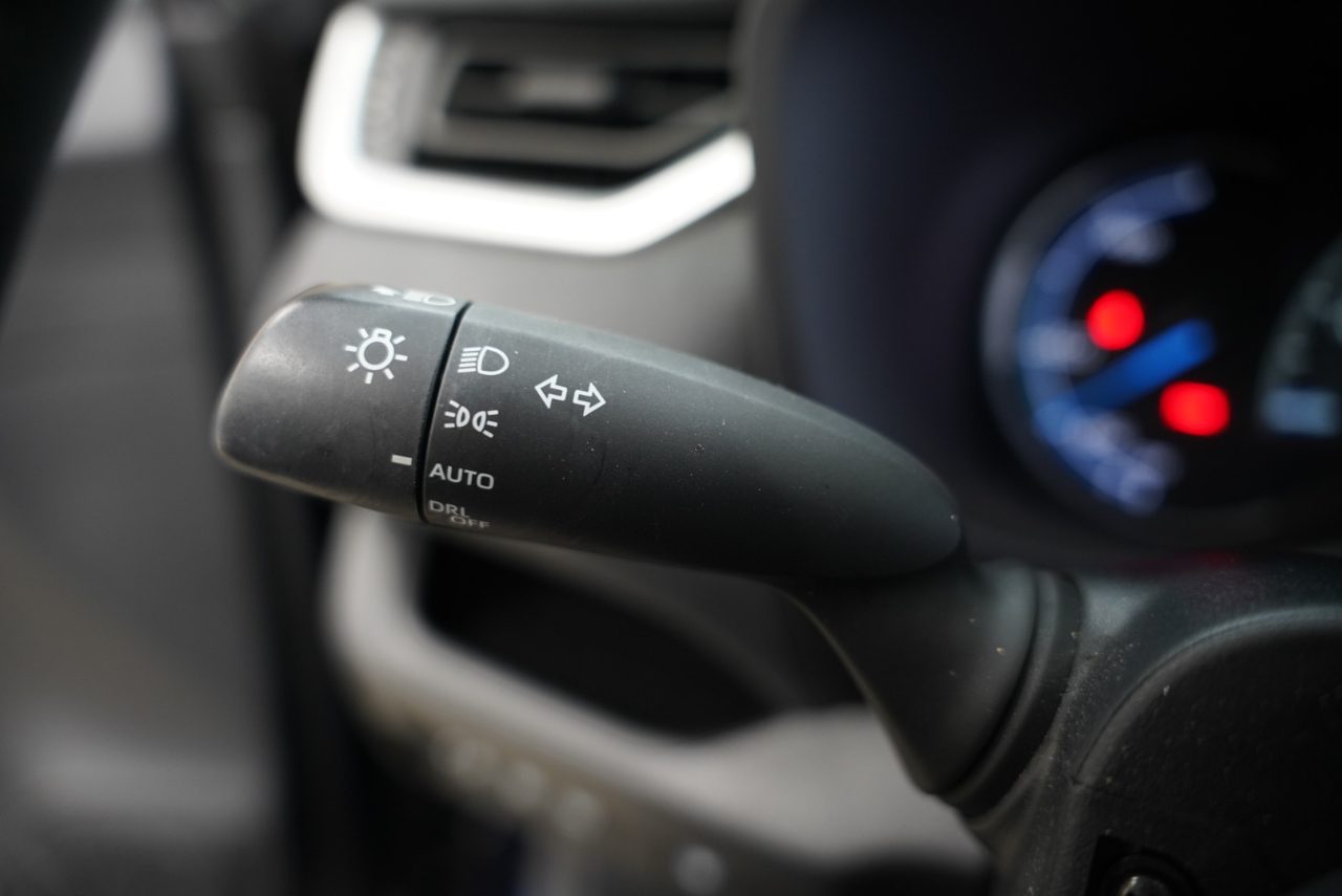 Toyota RAV4 Hybrid XLE AWD (Natl) 2024