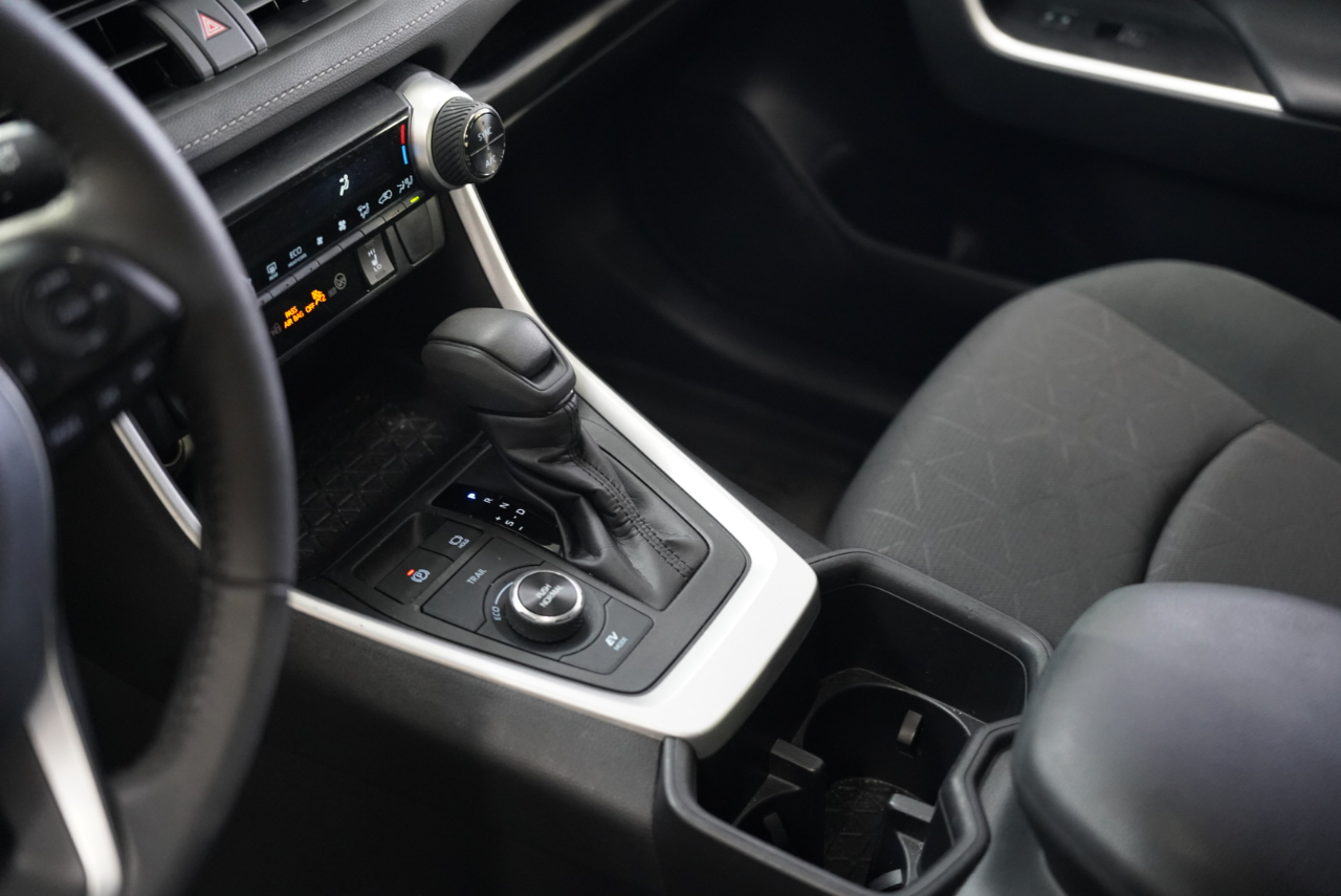 Toyota RAV4 Hybrid XLE AWD (Natl) 2024