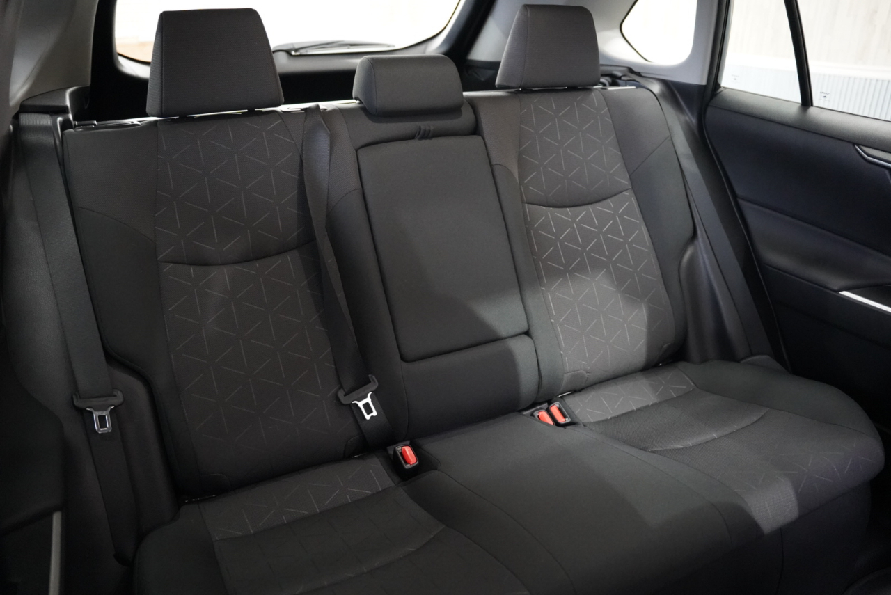 Toyota RAV4 Hybrid XLE AWD (Natl) 2024