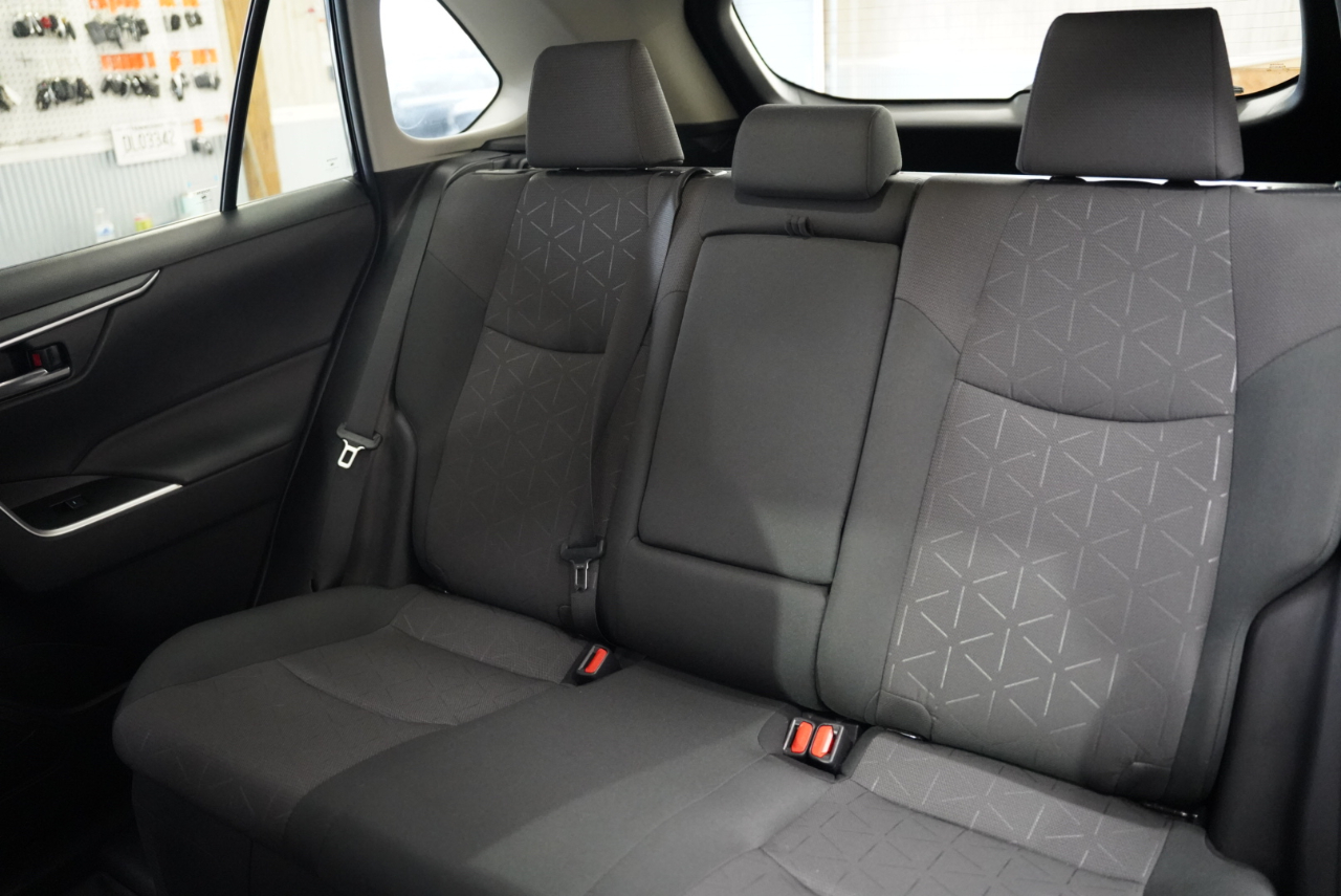 Toyota RAV4 Hybrid XLE AWD (Natl) 2024