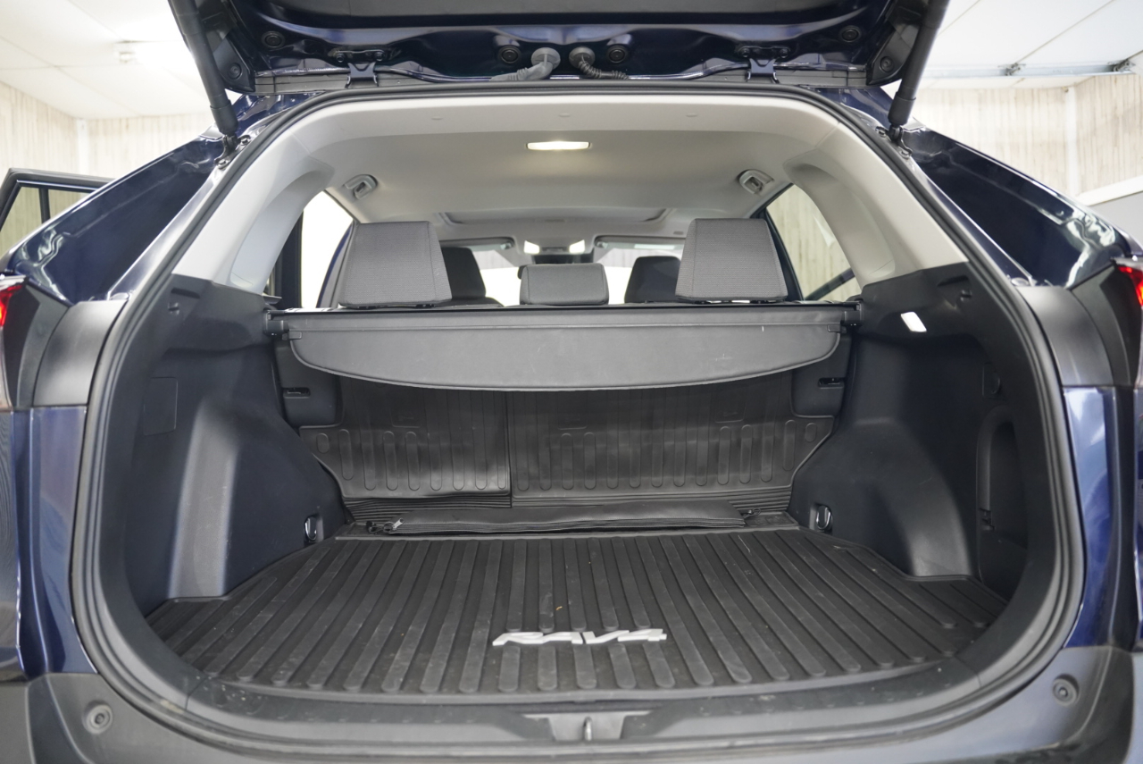 Toyota RAV4 Hybrid XLE AWD (Natl) 2024