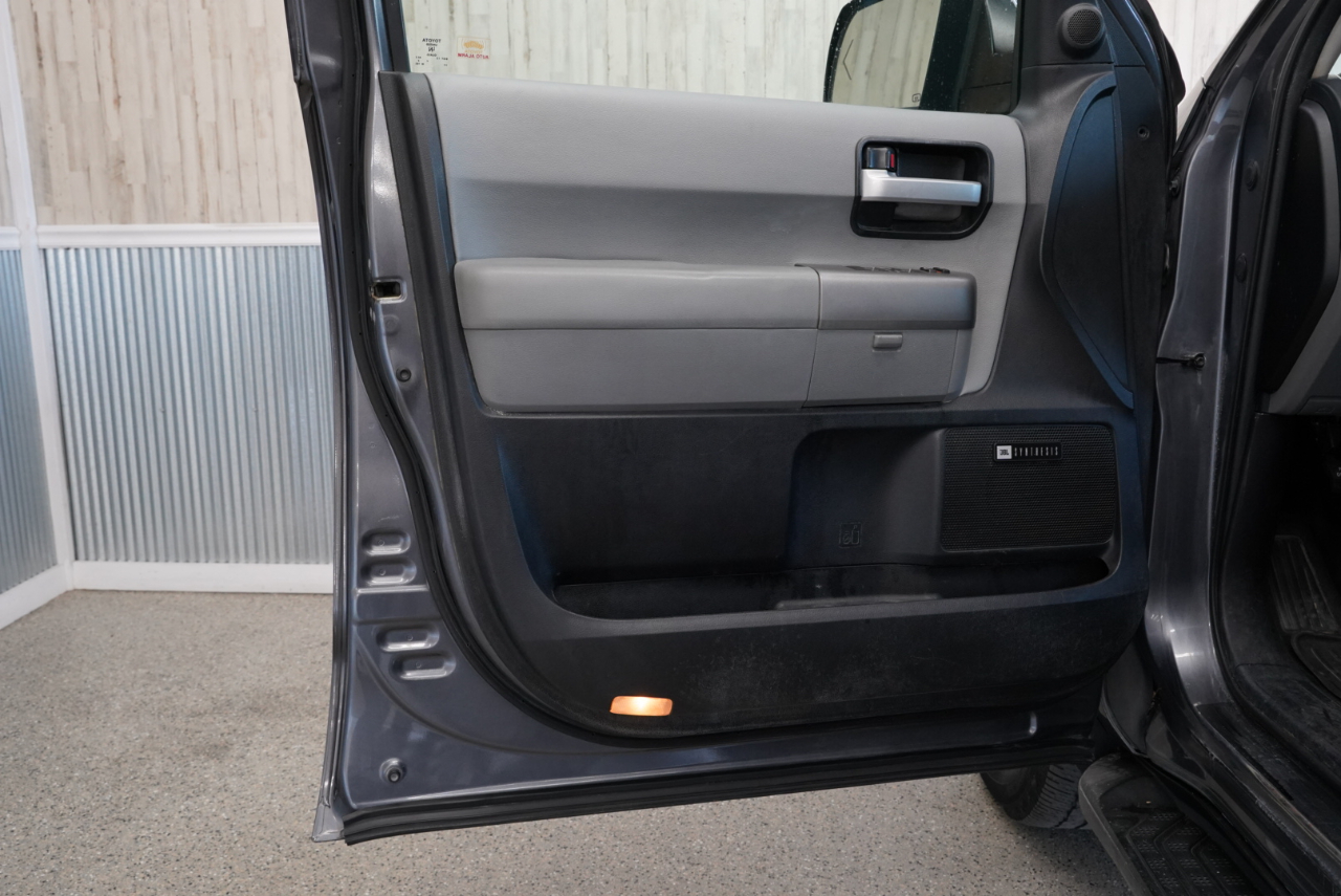 Toyota Sequoia  2014