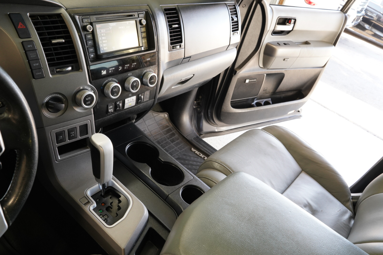 Toyota Sequoia  2014