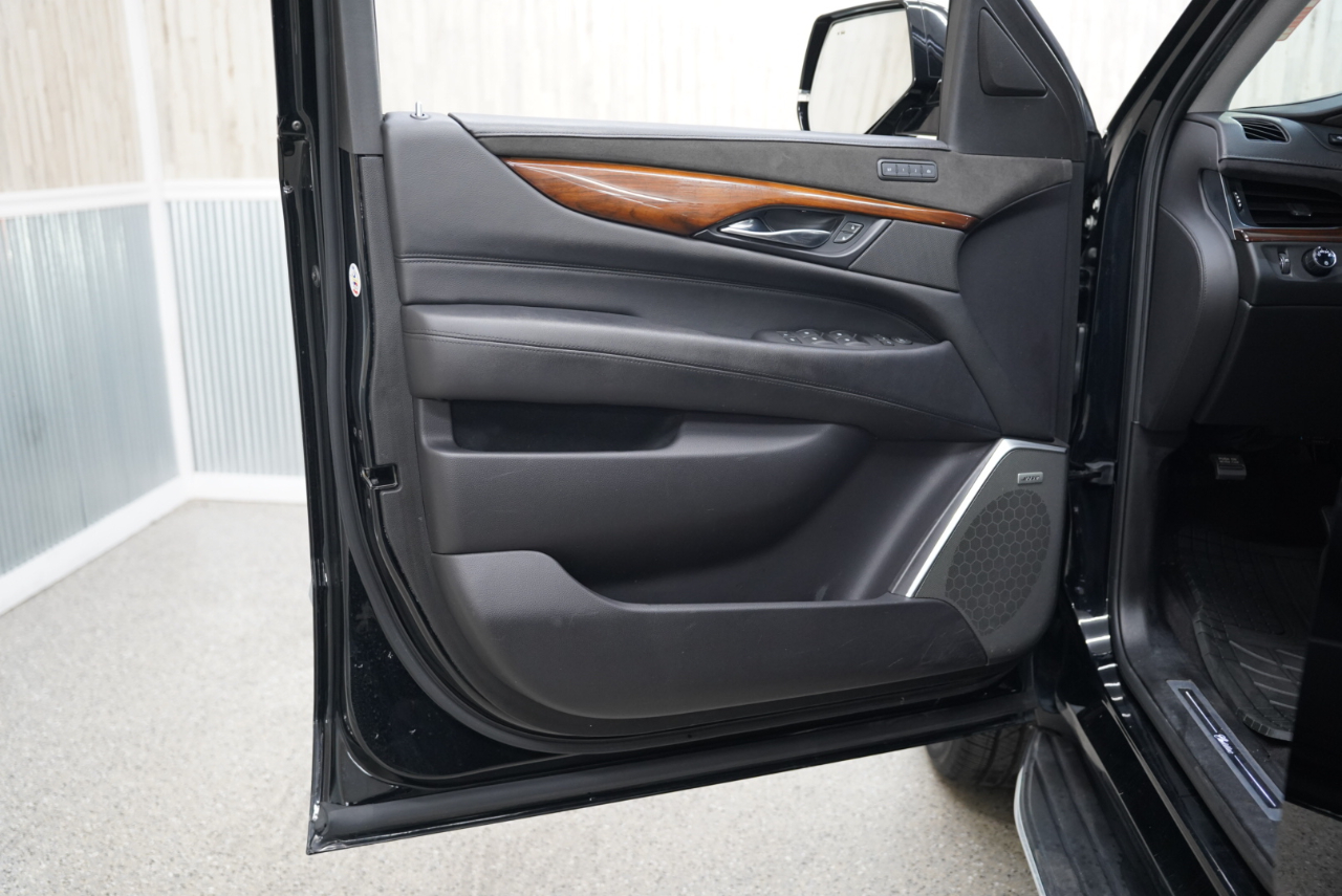 Cadillac Escalade 2WD 4dr Luxury 2020