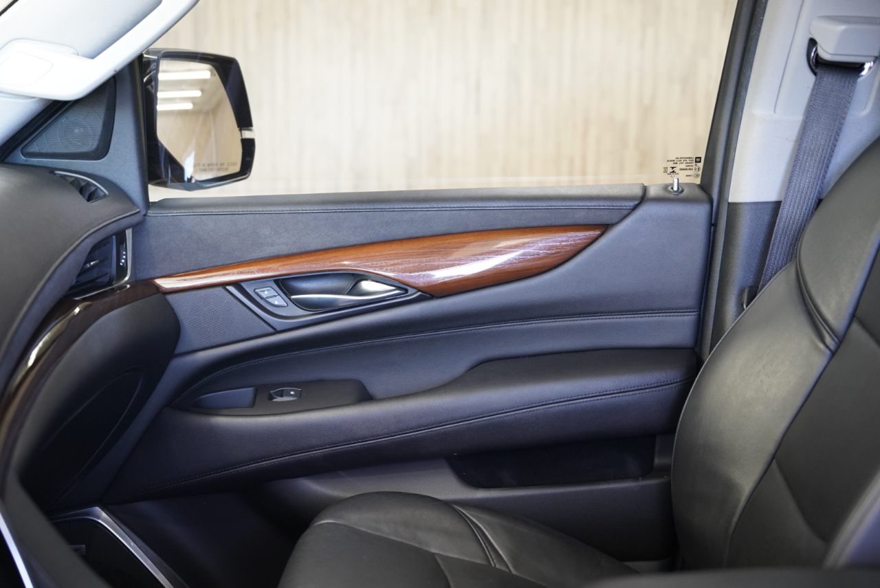 Cadillac Escalade 2WD 4dr Luxury 2020