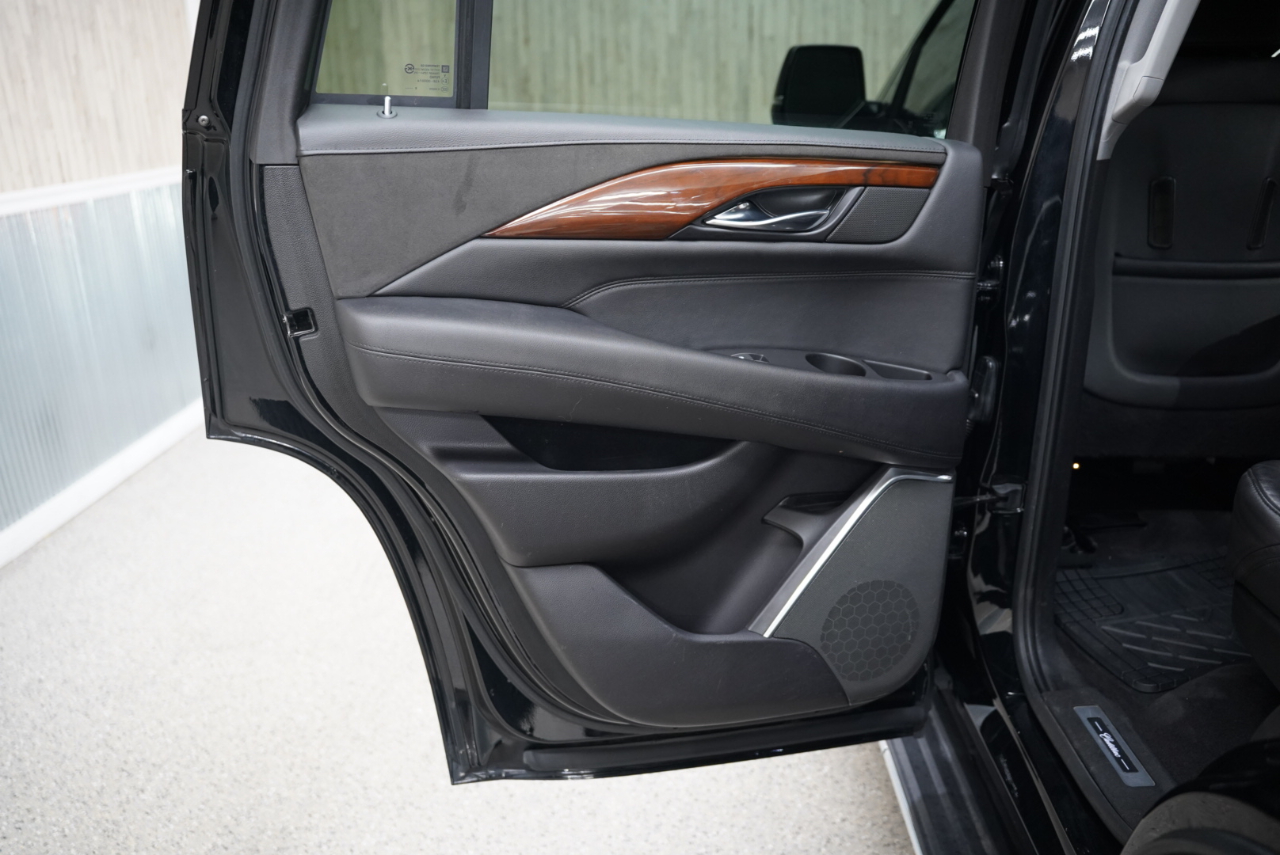 Cadillac Escalade 2WD 4dr Luxury 2020