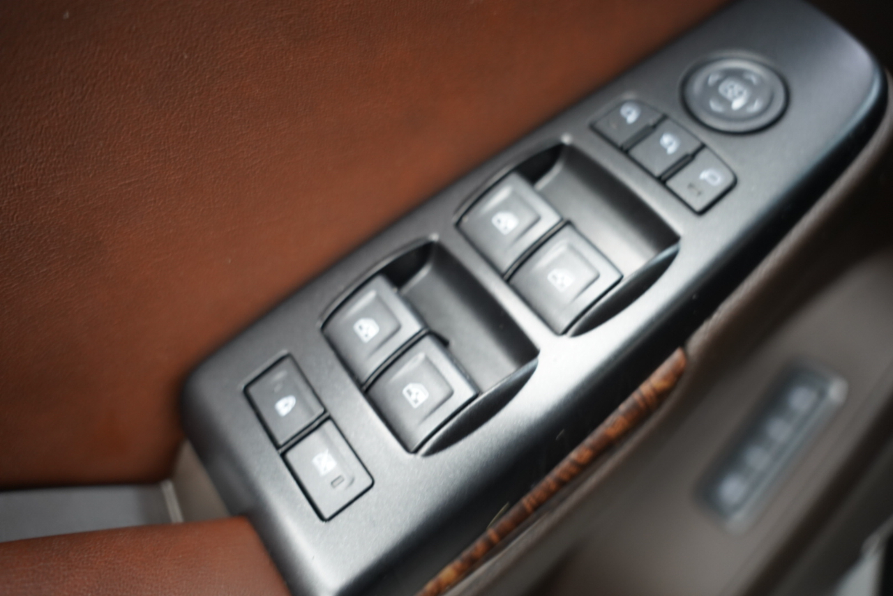 Chevrolet Tahoe 4WD 4dr Premier 2018