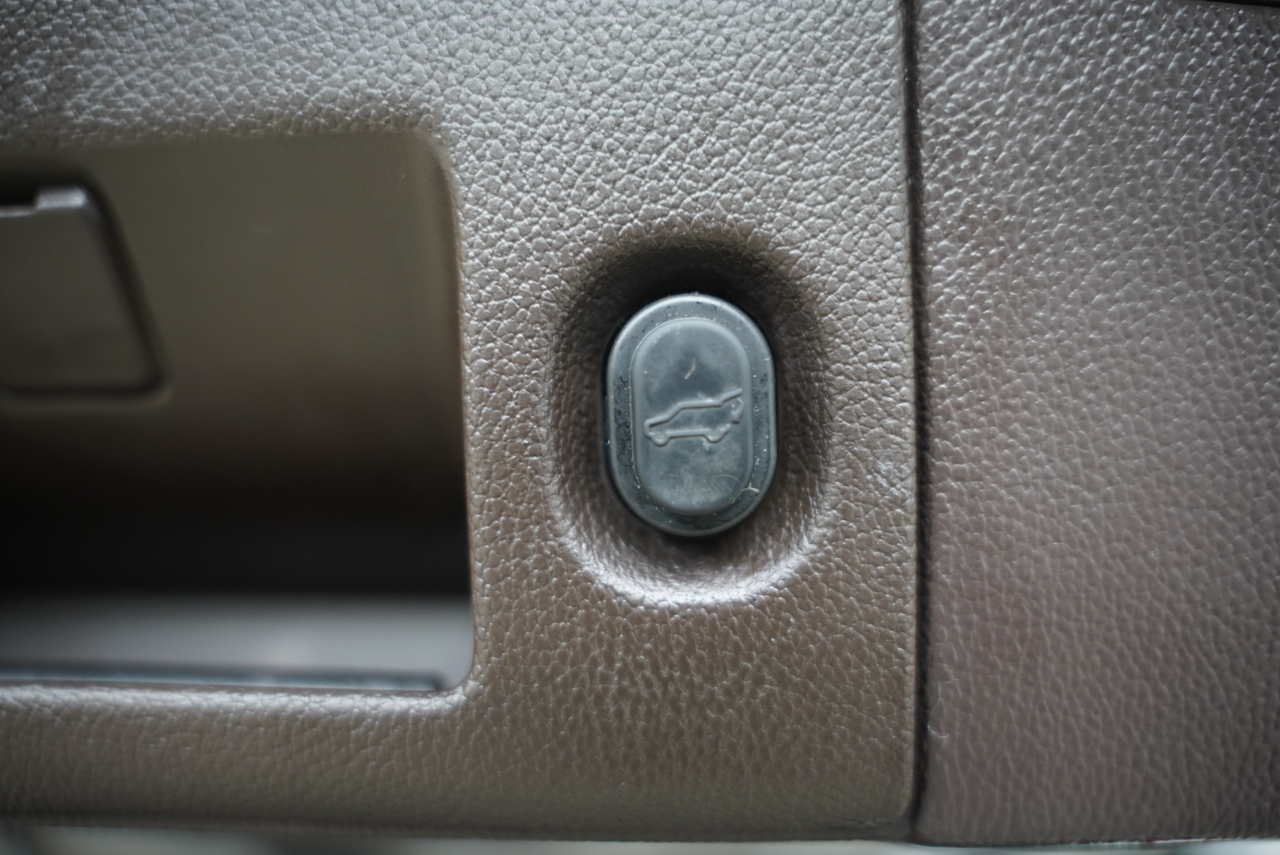 Chevrolet Tahoe 4WD 4dr Premier 2018