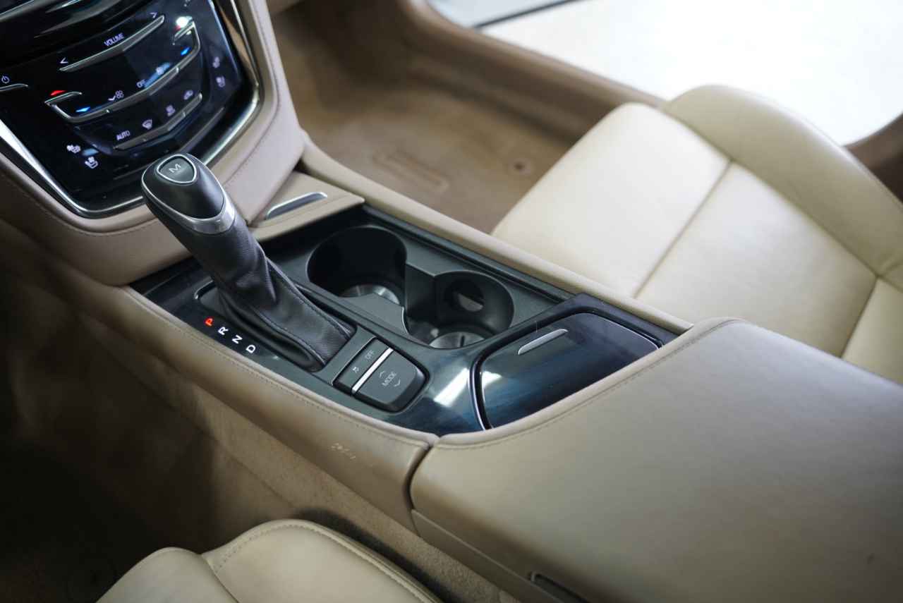 Cadillac CTS Sedan 4dr Sdn 2.0L Turbo Luxury RWD 2015