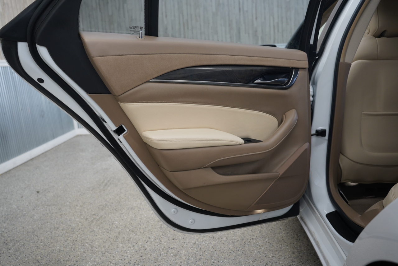 Cadillac CTS Sedan 4dr Sdn 2.0L Turbo Luxury RWD 2015