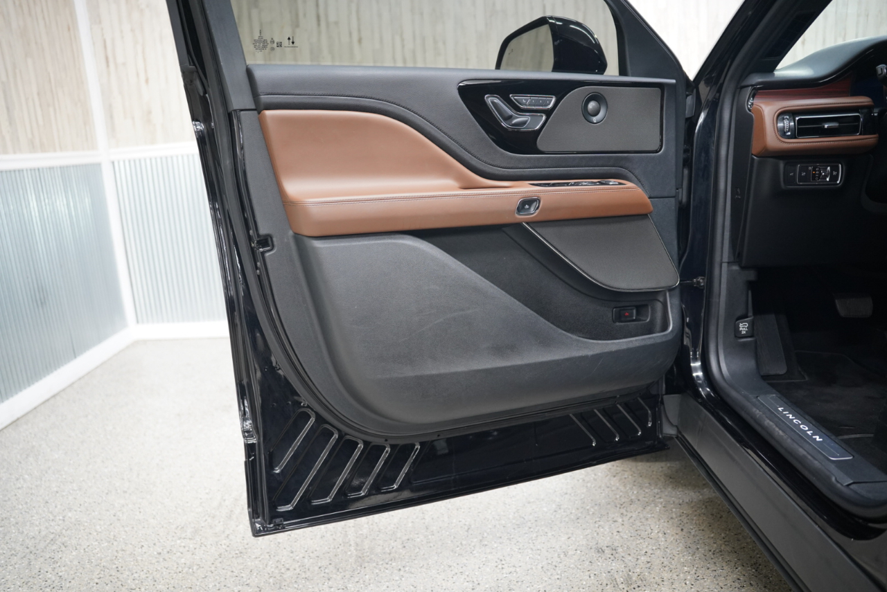 Lincoln Aviator Reserve AWD 2023